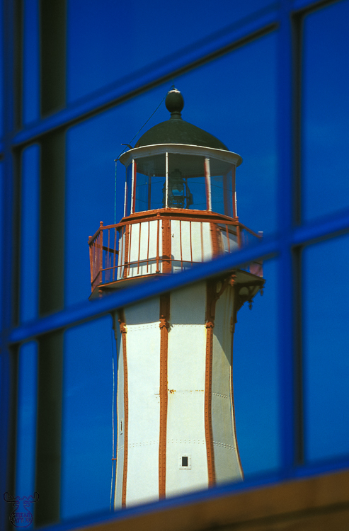 507 - Mirrored Lighthouse - Leuchtturm im Spiegel