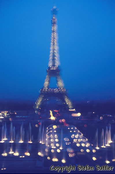 22 - Eiffeltower @ night - Eiffelturm bei Nacht